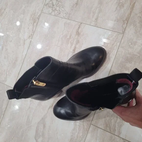 Tommy Hilfiger Britton Women’s Ankle Boots. Leather. Black. Gold tone. Size 7.5. - Picture 13 of 14